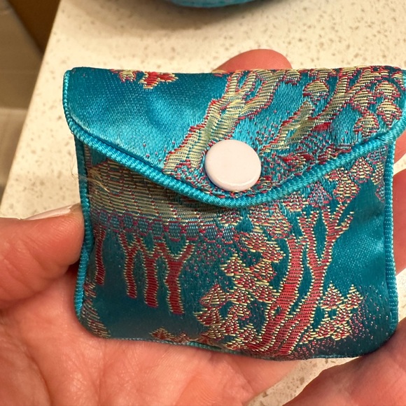 Plymouth 3 piece Blue Turqouise Satin Jewelry Holder - Picture 6 of 16